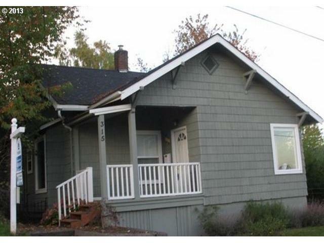 Property Photo:  315 NW 15th Ave  WA 98607 