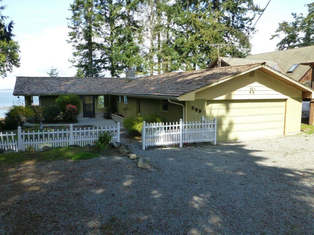 Property Photo:  385 Tillicum Wy  WA 98282 