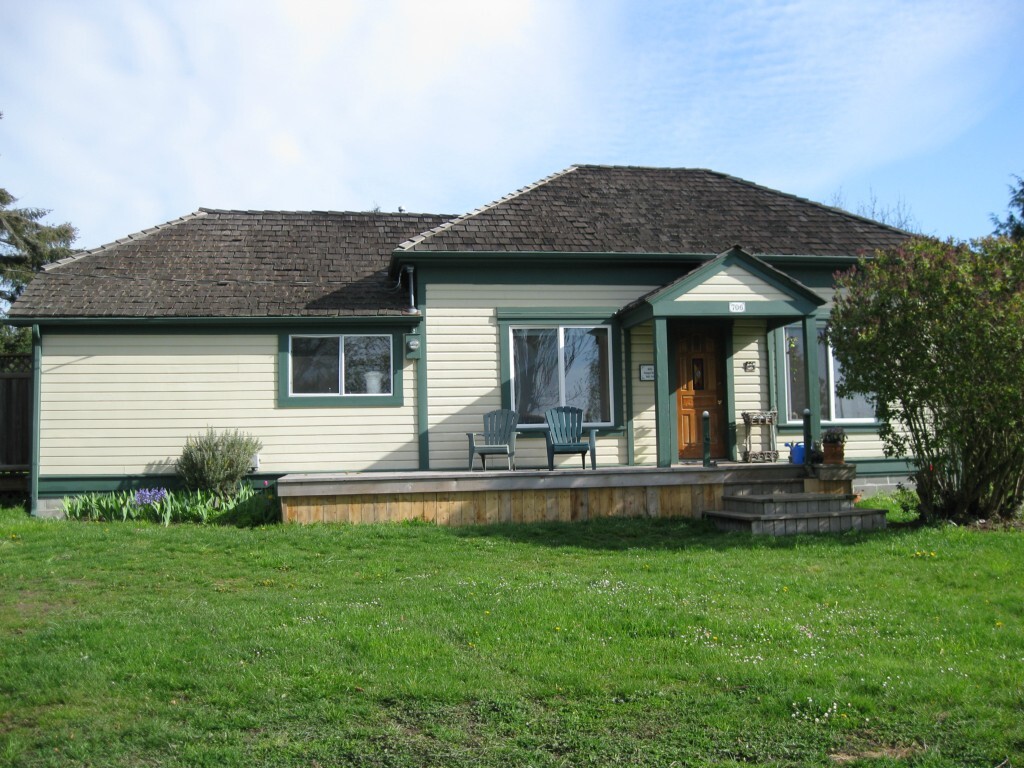 Property Photo: 706 50th St WA 98368