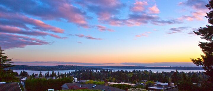 Property Photo: 9427 NE 14th St WA 98004