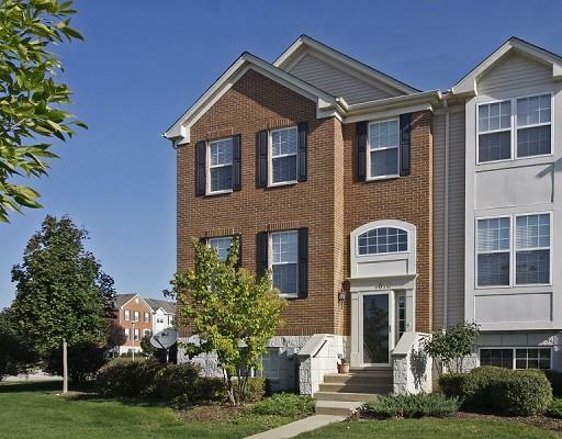 Property Photo: 1610 Thornbury Road 122-1 IL 60103