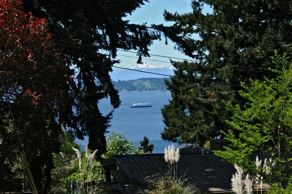 Property Photo: 4006 57th Ave SW WA 98116