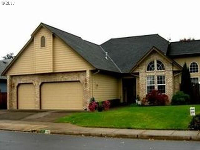 Property Photo:  1095 W 17th Ave  OR 97448 
