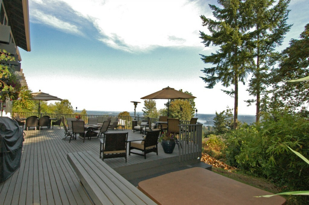 Property Photo:  17043 SE 59th St  WA 98006 