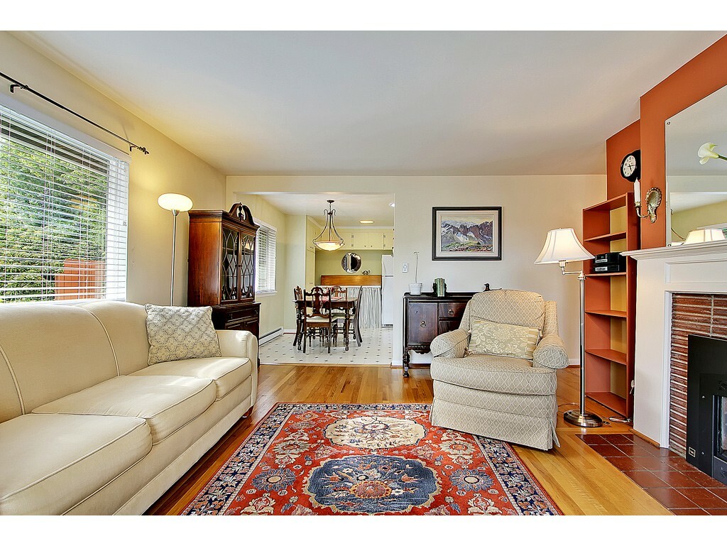 Property Photo: 3740 SW Rose St WA 98126