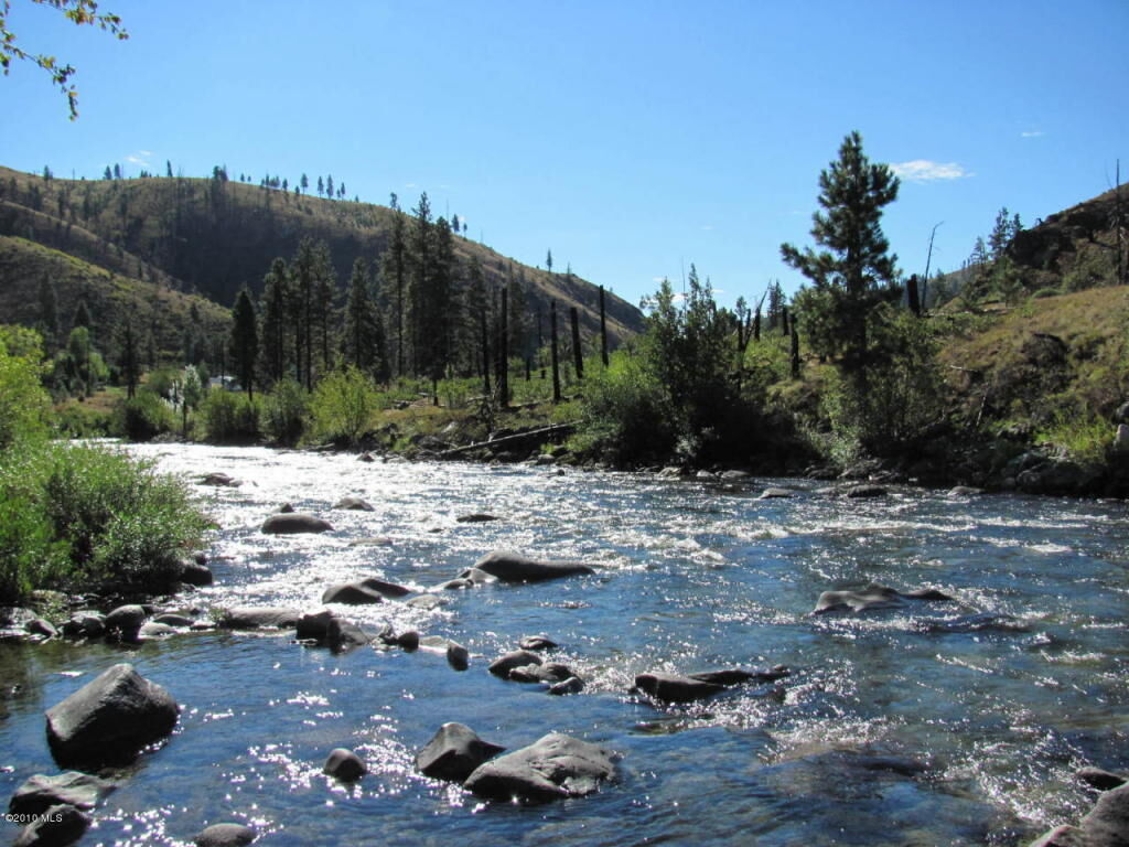 Property Photo: 0 Entiat Rd WA 98822