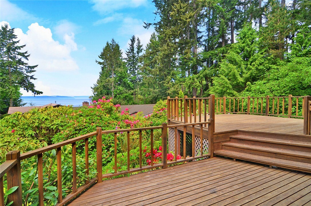 Property Photo:  4990 Hood Canal Place NE  WA 98340 