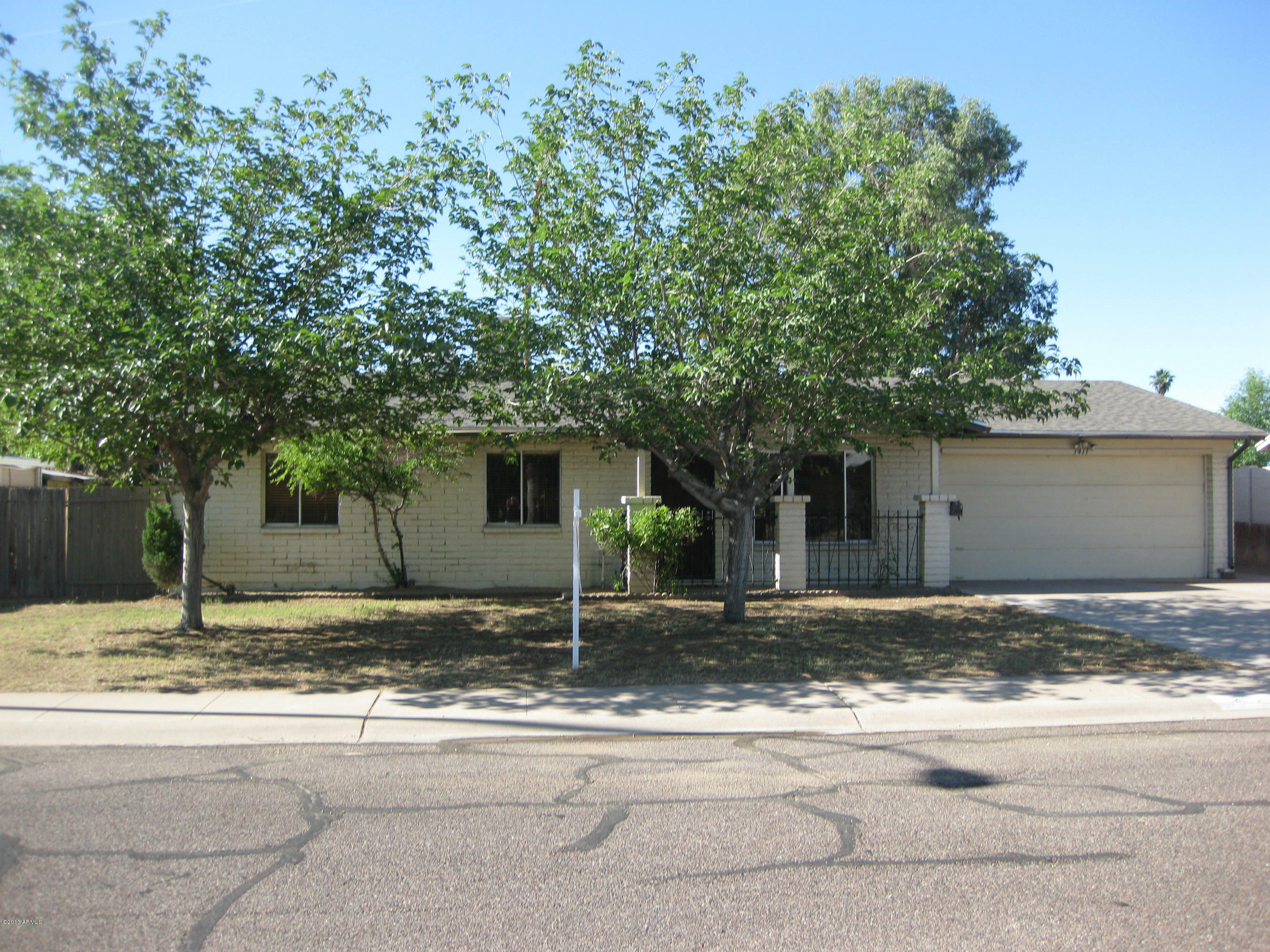 Property Photo:  3411 E Paradise Drive  AZ 85028 