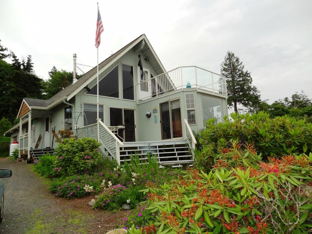 Property Photo: 2512 Taft Dr WA 98262