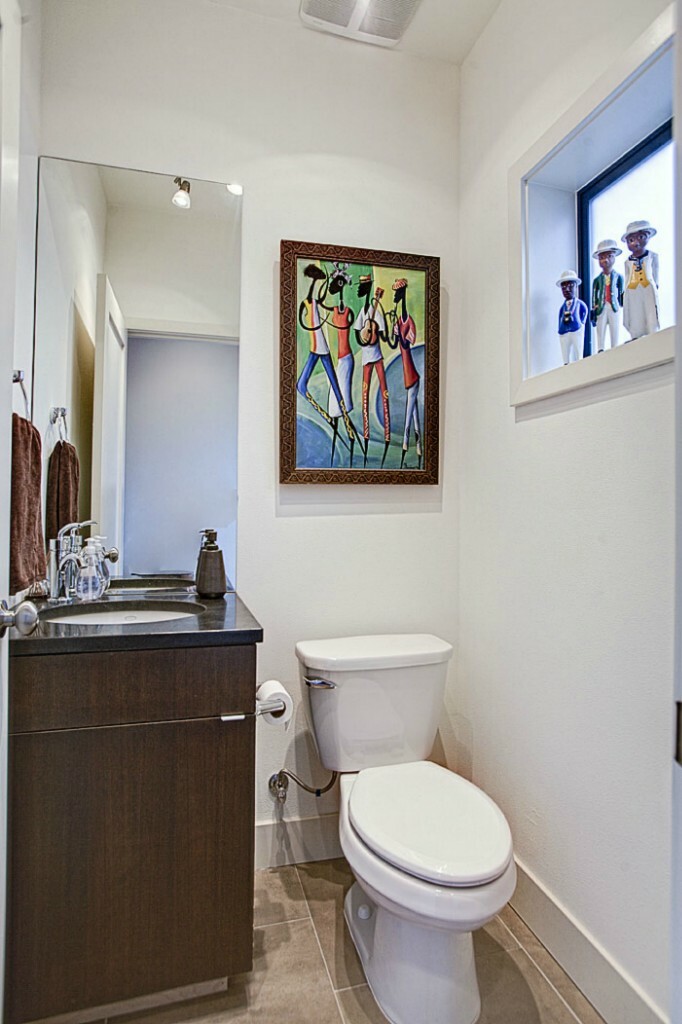 Property Photo: 3717 S Angeline St B WA 98118