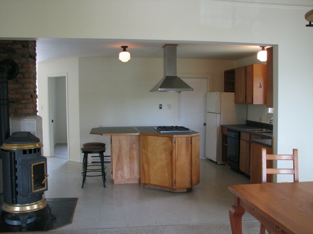 Property Photo:  824 J St  WA 98368 