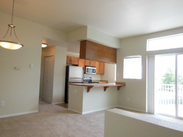 Property Photo:  4065 S 212th Ct E  WA 98198 