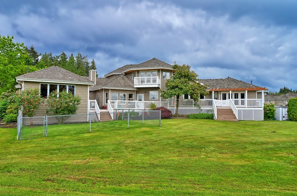 Property Photo:  6112 76th Dr SE  WA 98290 