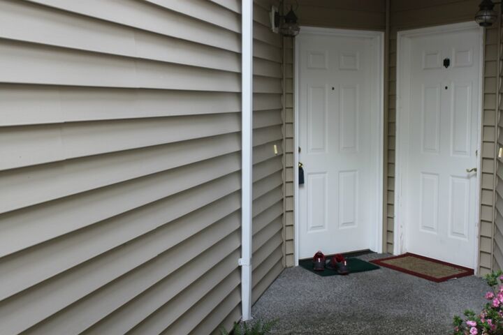 Property Photo: 15021 44th Avenue W 1 WA 98037