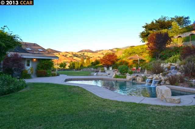 Property Photo: 1140 Hanna Grove Trail CA 94598