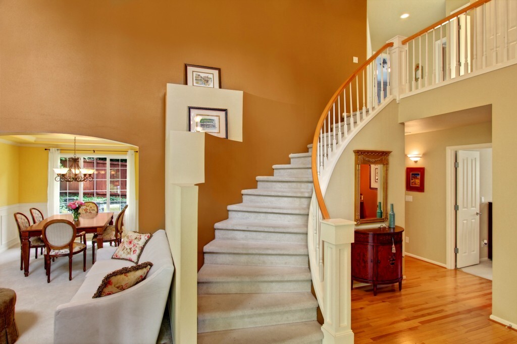 Property Photo:  2908 256th Ct SE  WA 98075 