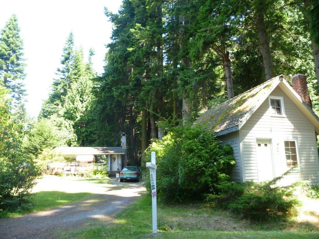 Property Photo: 3319 Walnut Ct WA 98282