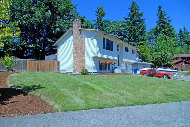 Property Photo:  14602 SE 198th St  WA 98058 