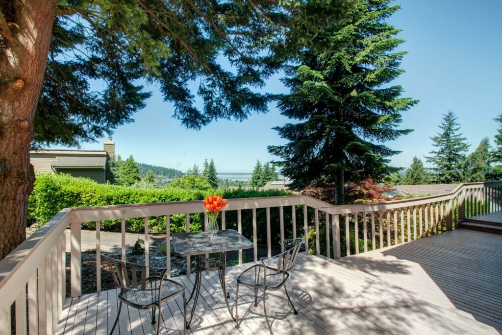 Property Photo:  1708 Edwards Ct  WA 98225 