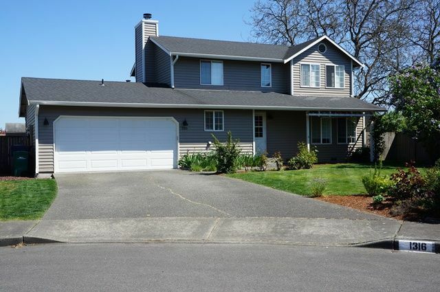 Property Photo:  1316 E St SE  WA 98002 