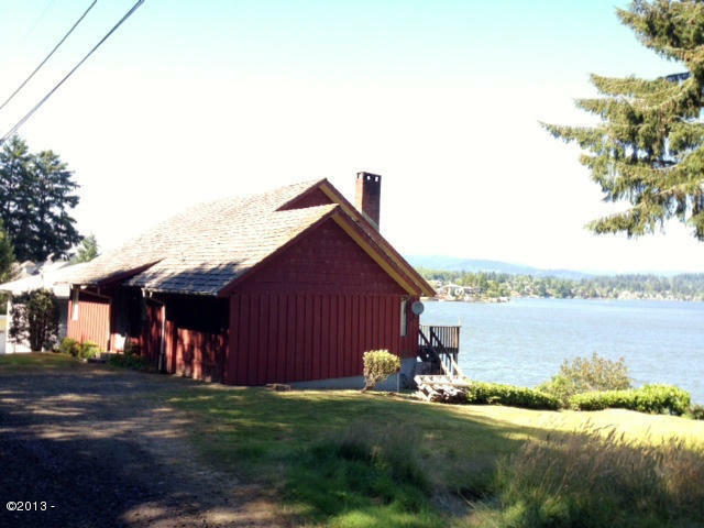 Property Photo: 2850 NE Lake Drive OR 97367