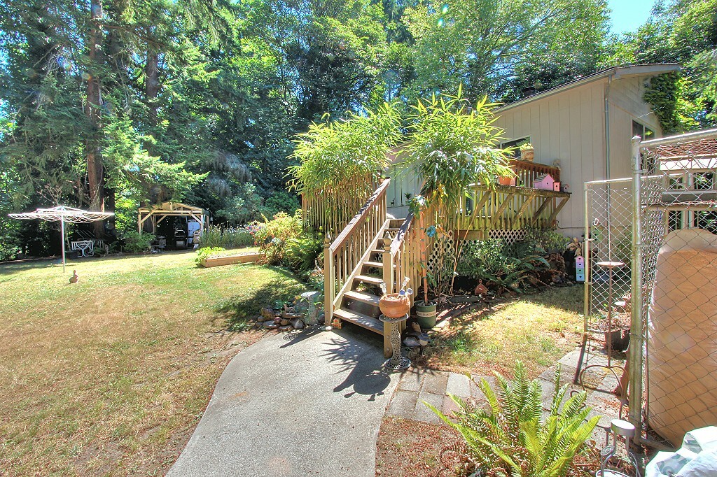 Property Photo:  15712 76th Place NE  WA 98028 