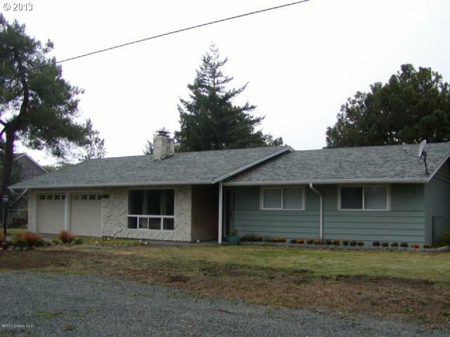 Property Photo:  1856 Pine Ridge Dr  OR 97138 