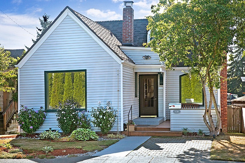 Property Photo: 6516 Linden Ave N WA 98103
