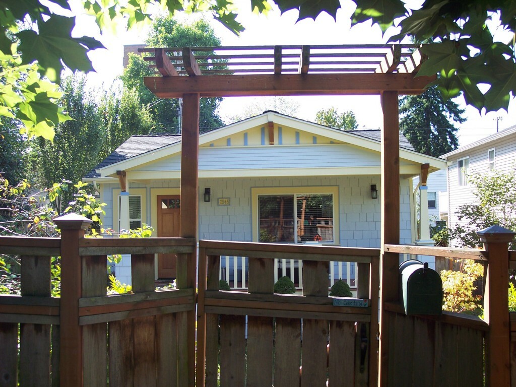 Property Photo:  7545 15th Ave SW  WA 98106 