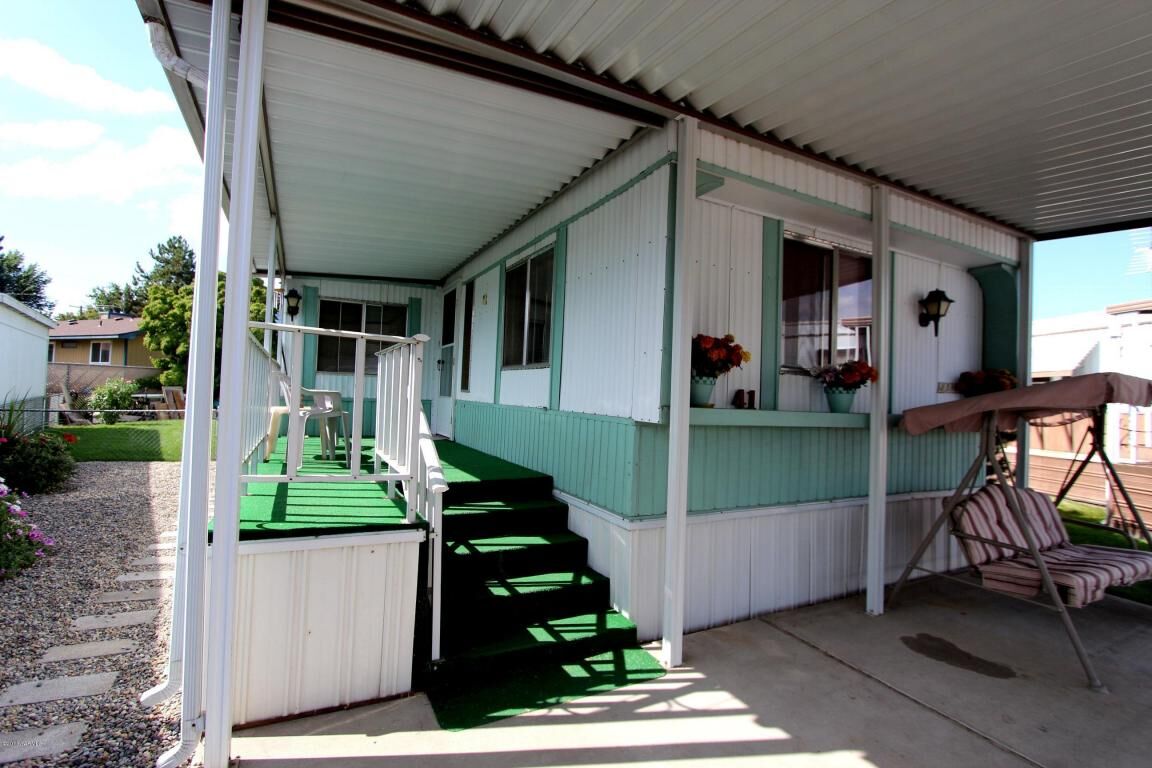 Property Photo:  903 N 34th Ave 41  WA 98902 