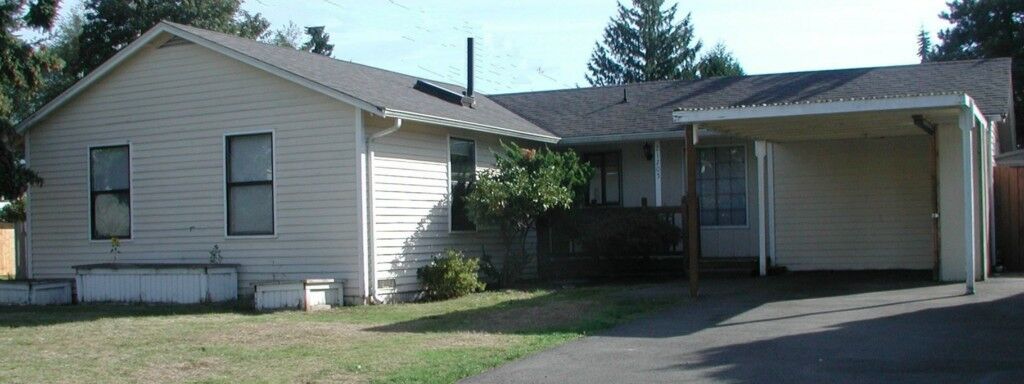 Property Photo: 21205 4th Ave W WA 98021