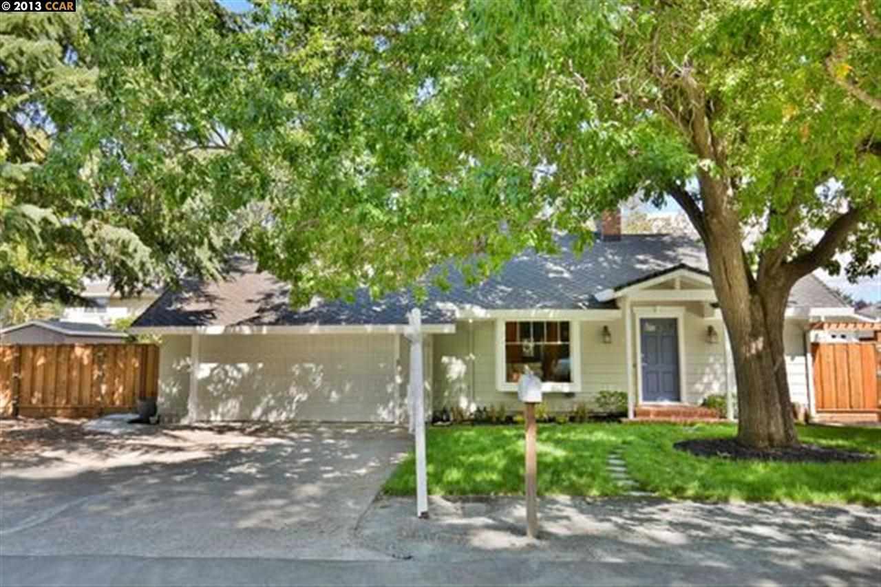 Property Photo: 420 Center St CA 94595-1328