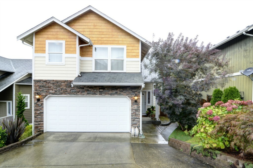 Property Photo:  1213 Dayton Place NE  WA 98056 