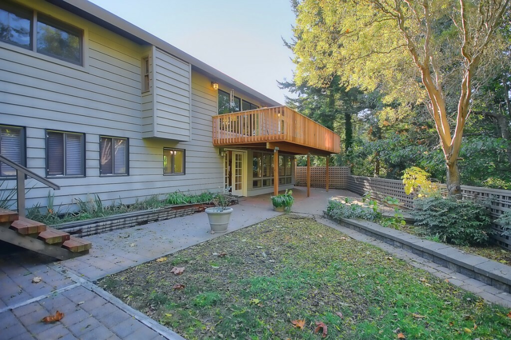 Property Photo:  17625 Evanston Ave N  WA 98133 