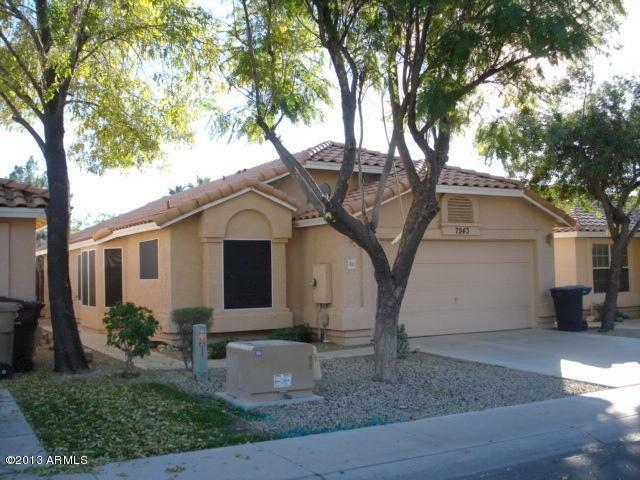 Property Photo: 7943 W Laurel Lane AZ 85345