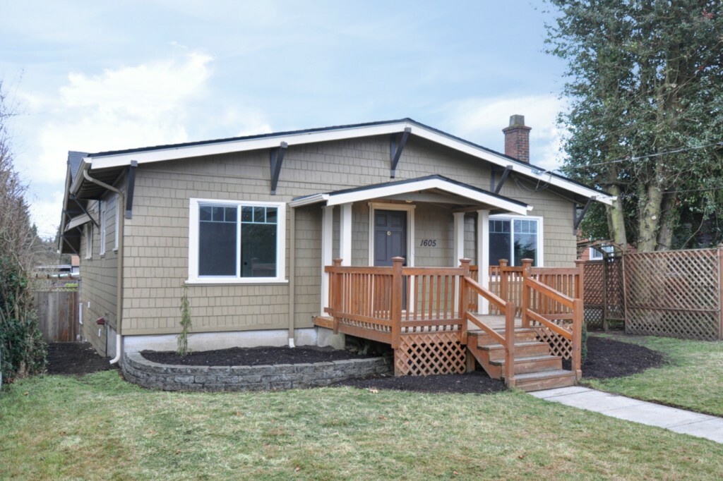 Property Photo:  1605 N Stevens St  WA 98406 