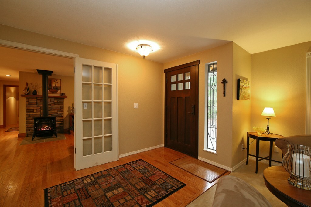 Property Photo: 18925 23rd Ave NE WA 98155