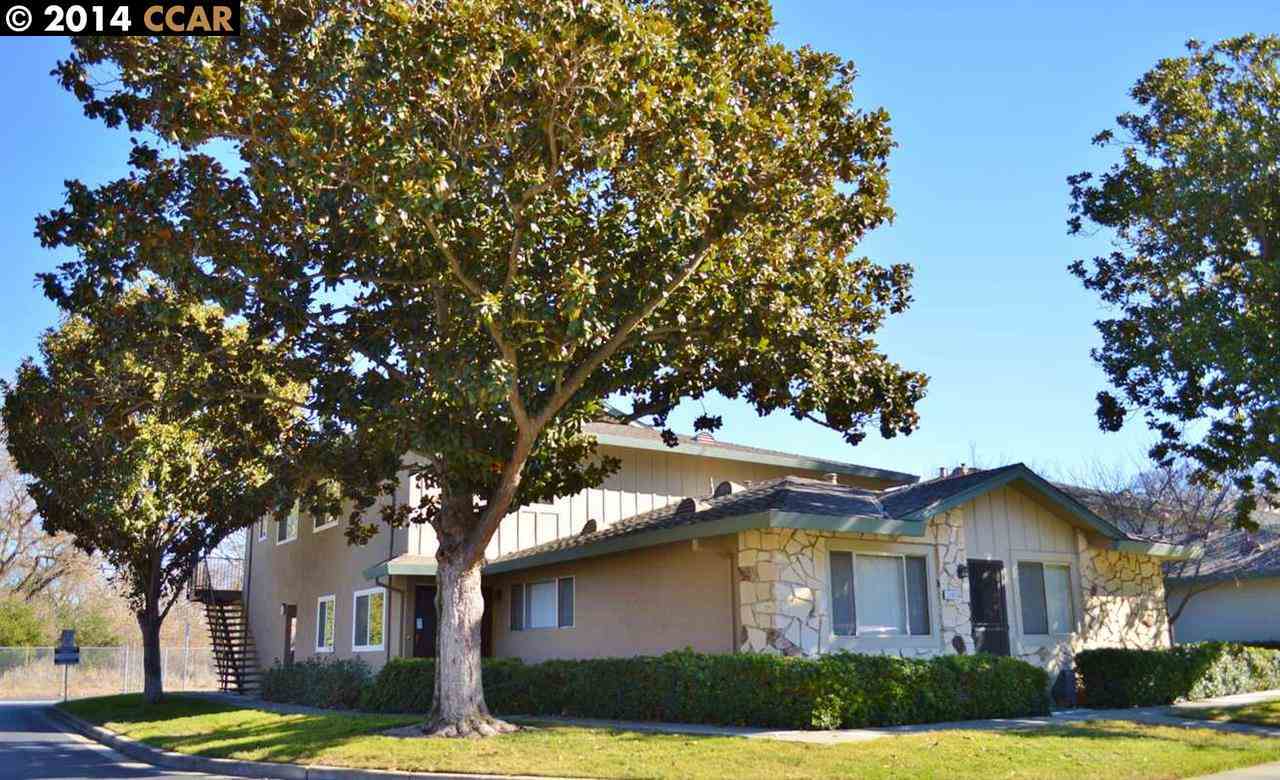 Property Photo:  2197 Arroyo  Court 4  CA 94588-8166 