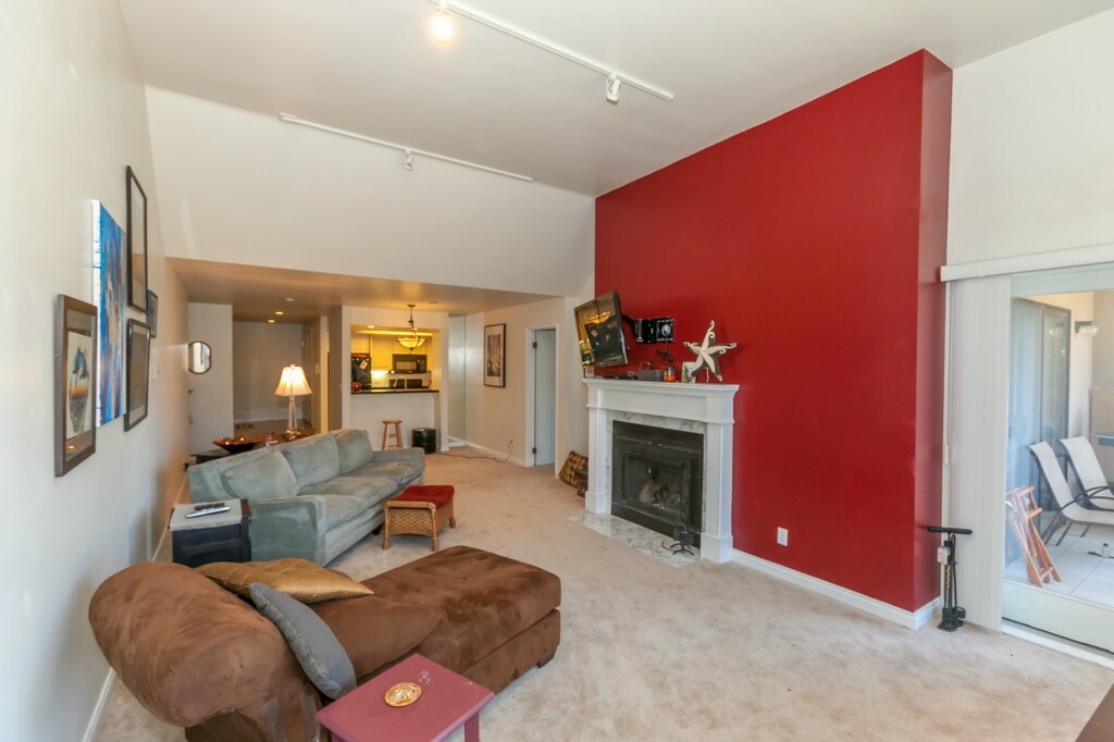 Property Photo:  15508 Country Club Dr Ph8  WA 98012 