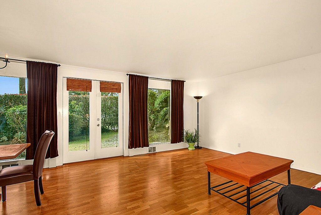 Property Photo: 500 W Olympic Place 106 WA 98119