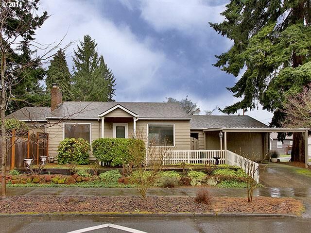 Property Photo:  4729 SE Gladstone St  OR 97206 