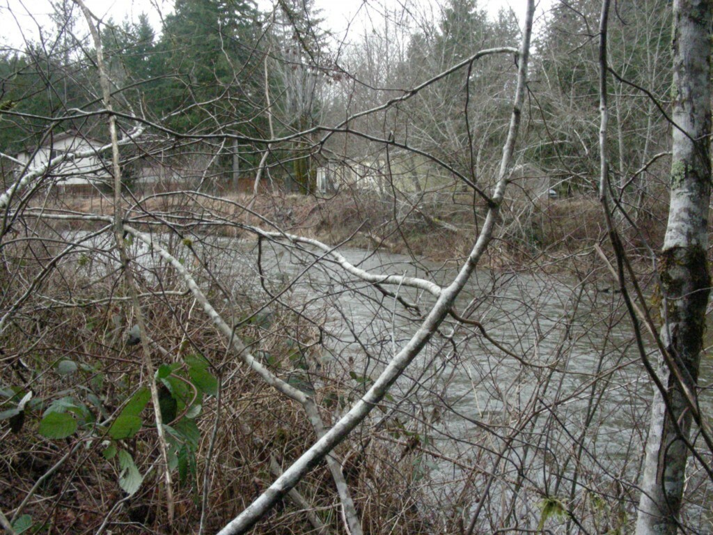 Property Photo:  1111 NE Coliseum Dr  WA 98528 