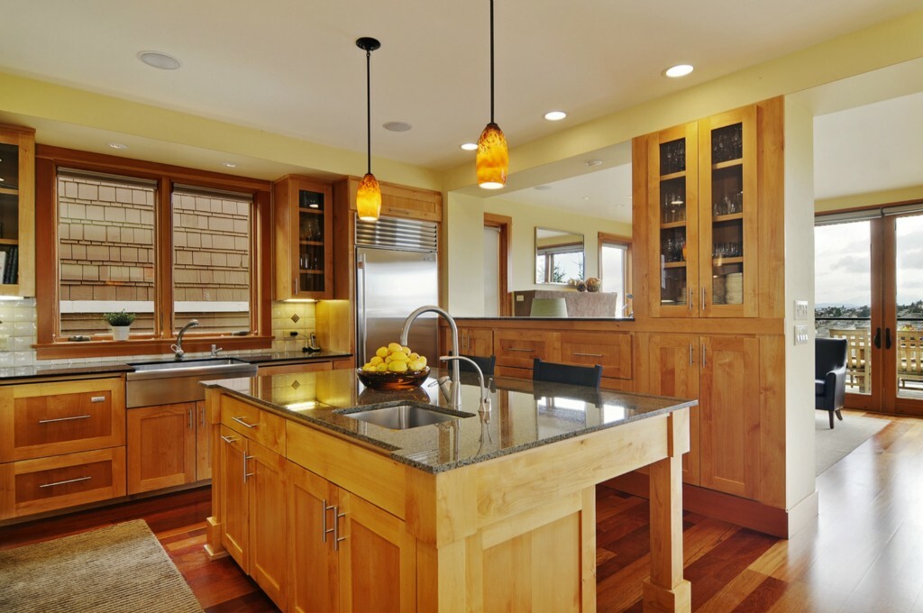 Property Photo: 2541 11th Avenue W WA 98119