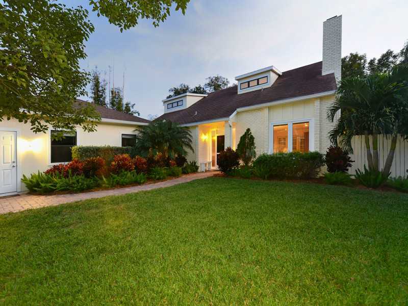 Property Photo:  1630 Kenilworth Street  FL 34231 