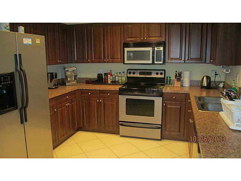 Property Photo: 4722 Delmonte Avenue FL 34235