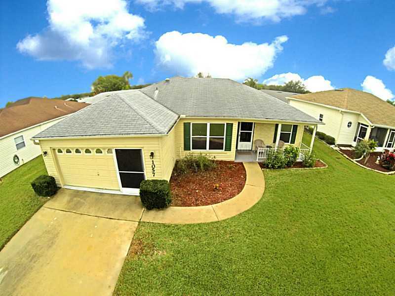 Property Photo:  1057 Canary  FL 33809 