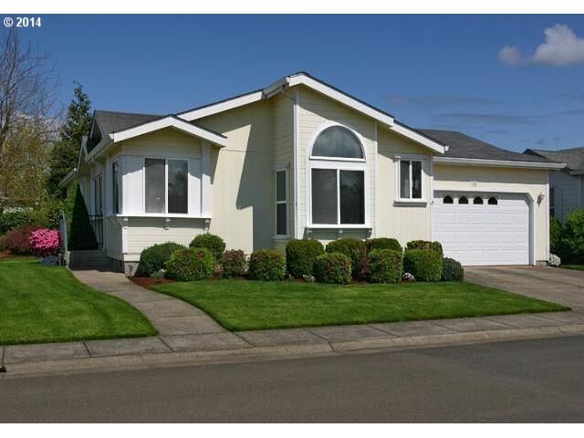 Property Photo: 3220 Crescent Ave 25 OR 97408