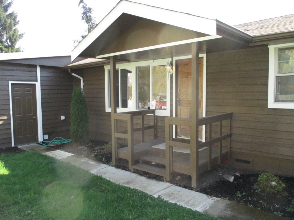 Property Photo: 529 Avenue B WA 98290