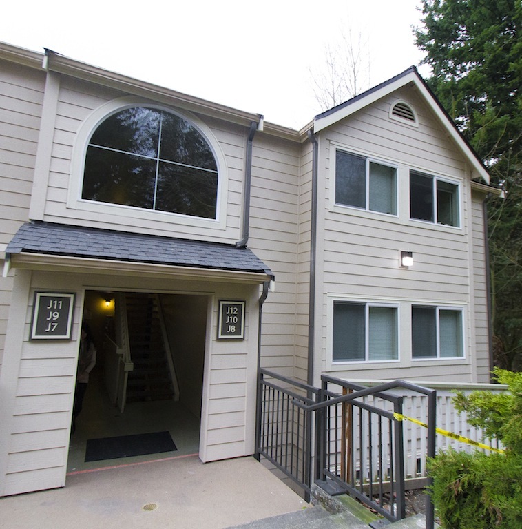 Property Photo:  3815 131st Lane SE J9  WA 98006 