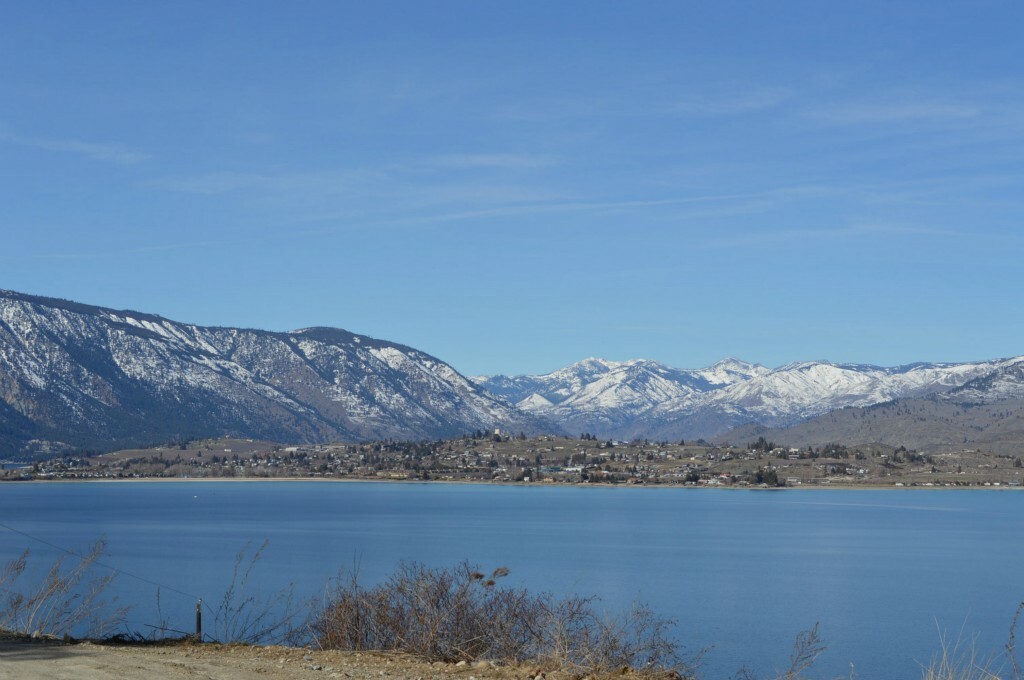 Property Photo: 2527 S Lakeshore Rd WA 98816